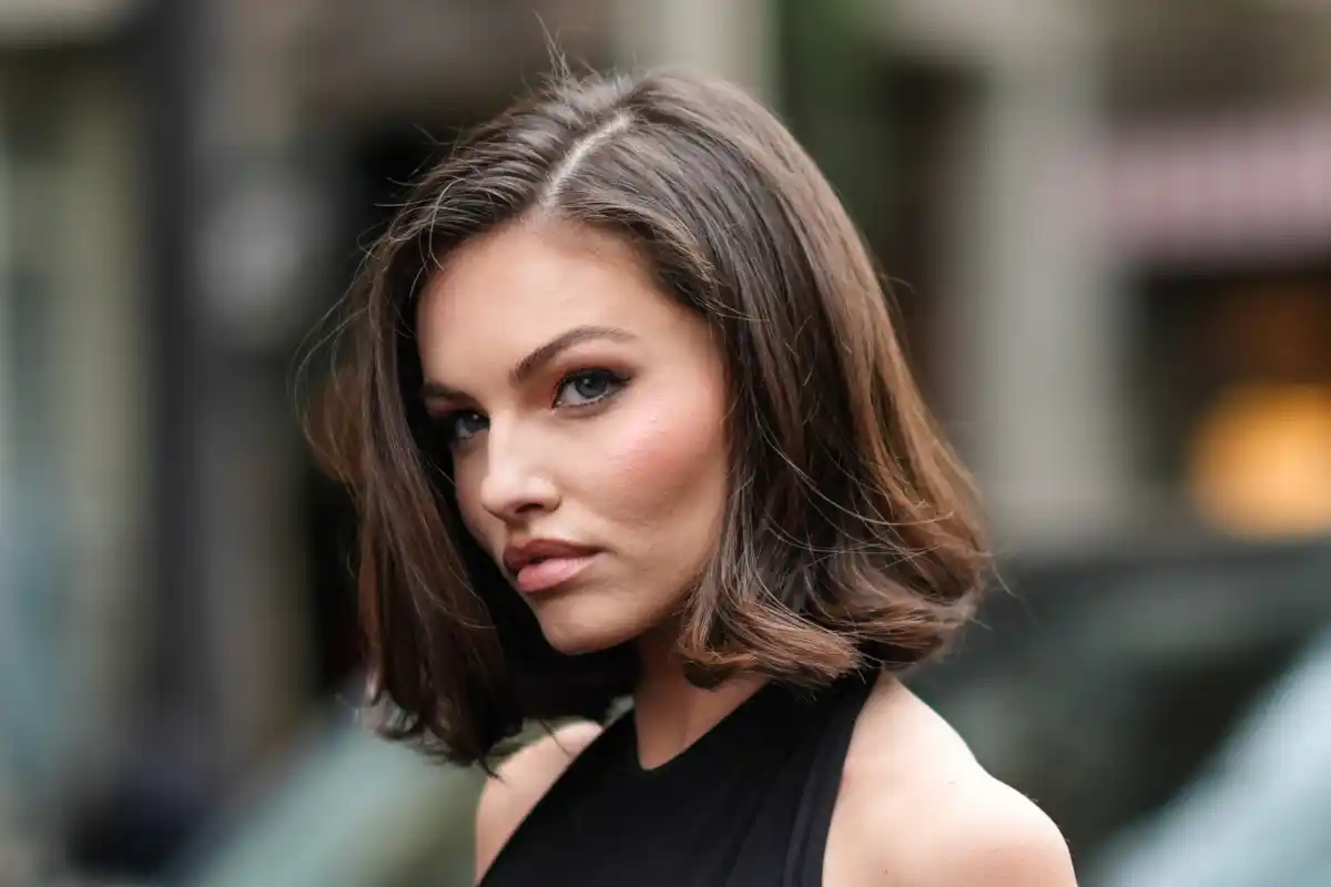 Näin leikkaat hiuksesi, jotta vältät pörröisyyden sadepäivinä