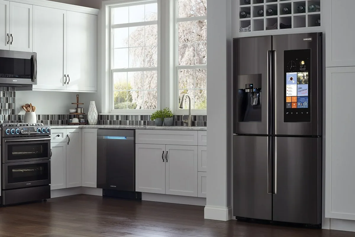 Jääkaapin lämpötila kesällä: Näin säädät sen oikein valmistajien suositusten mukaan