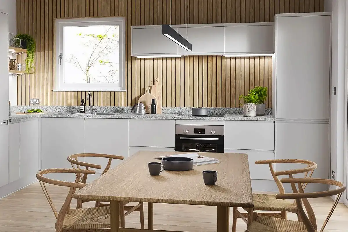 Vinkkejä keittiösaarekkeiden korvaamiseen vuonna 2025: käytännöllisempi ja trendikkäämpi vaihtoehto