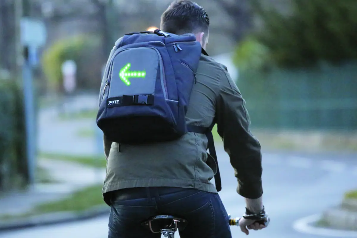 Perinteinen reppu jää historiaan: Futuristinen trendi, joka tekee repusta entistä persoonallisemman