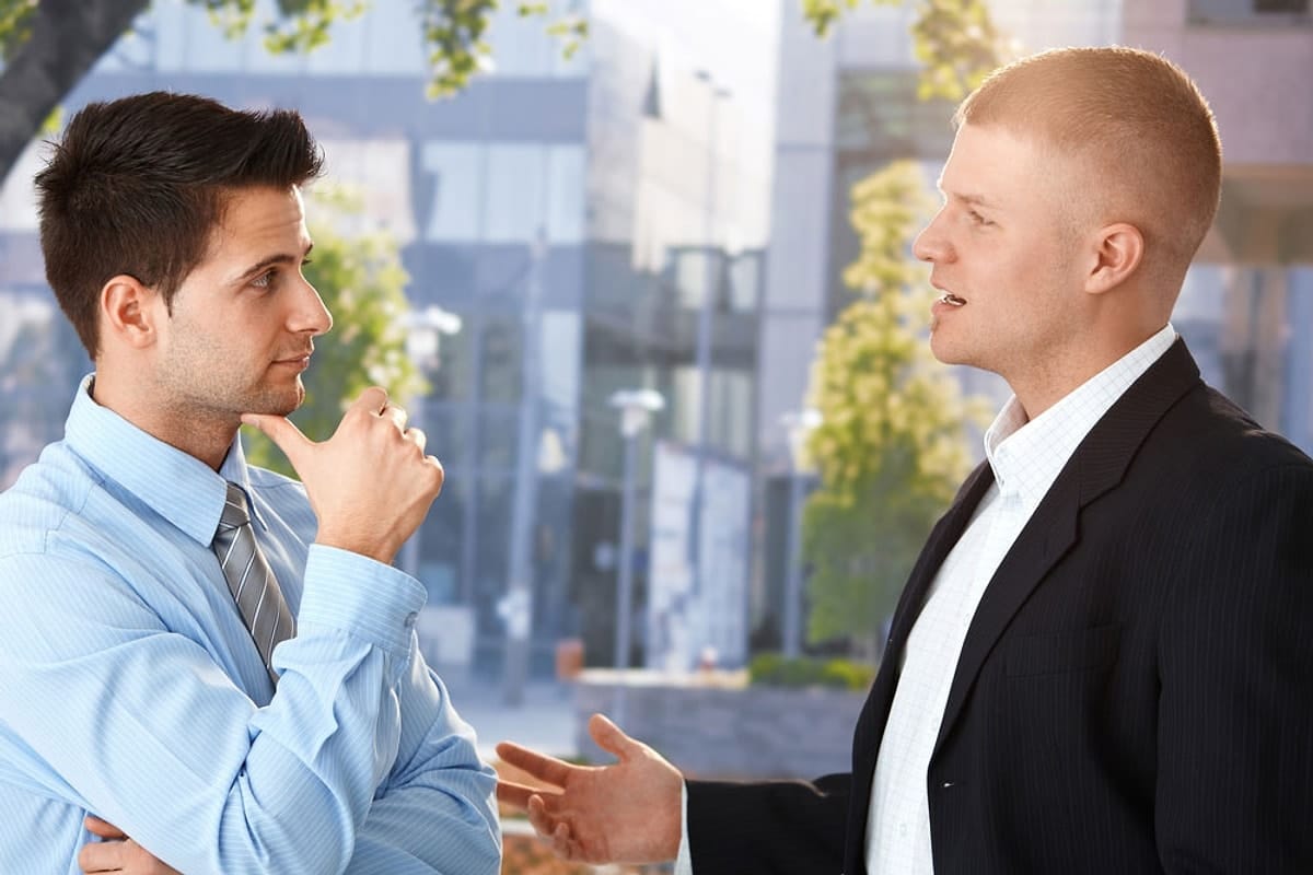 Mitkä piirteet yhdistävät ihmisiä, jotka unohtavat nimiä – psykologian näkökulma