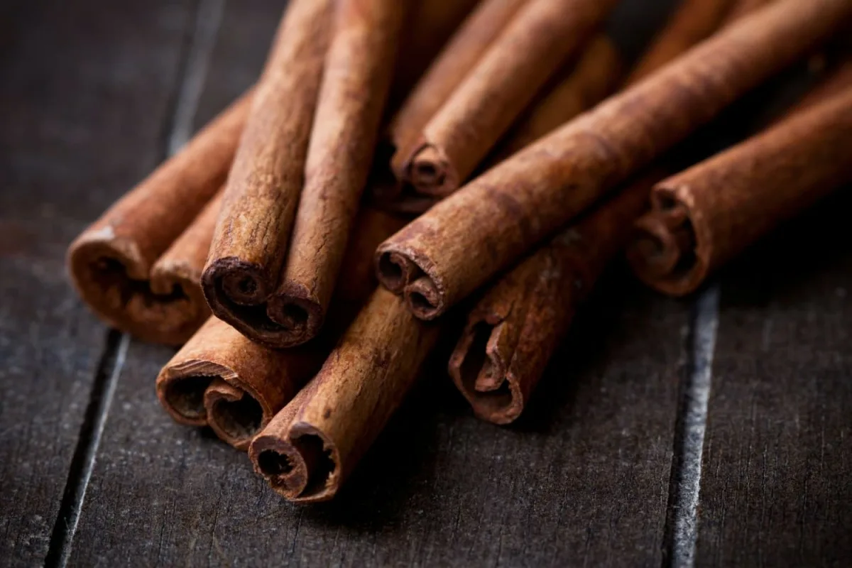 Mitä tarkoittaa pitää kanelitanko lompakossa Feng Shuin mukaan?