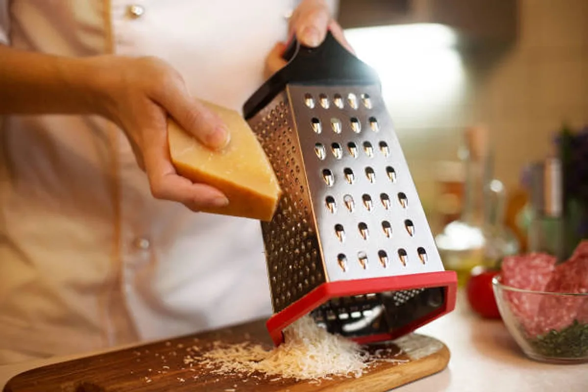 Mihin raastimen sivupuolta todella käytetään? Asiantuntijan nerokas kikka yllättää