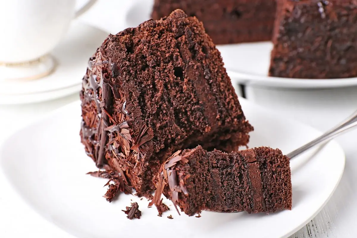 Suklaakakku nopeasti ja helposti: Täydellinen herkku jokaiseen hetkeen