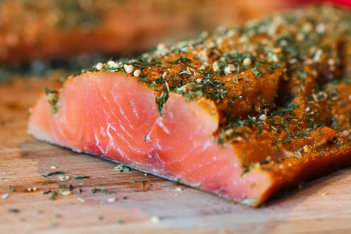 Lohi suomalaisittain ilman uunia – nopeaa, herkullista, trendikästä