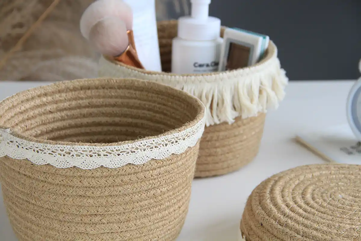 Kuinka kierrättää maalipurkki ja muuttaa se tyylikkääksi säilytyskoriksi