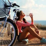 Pyörämatkailijoiden kikka: Näin pidät veden viileänä pullossa ilman jääkaappia