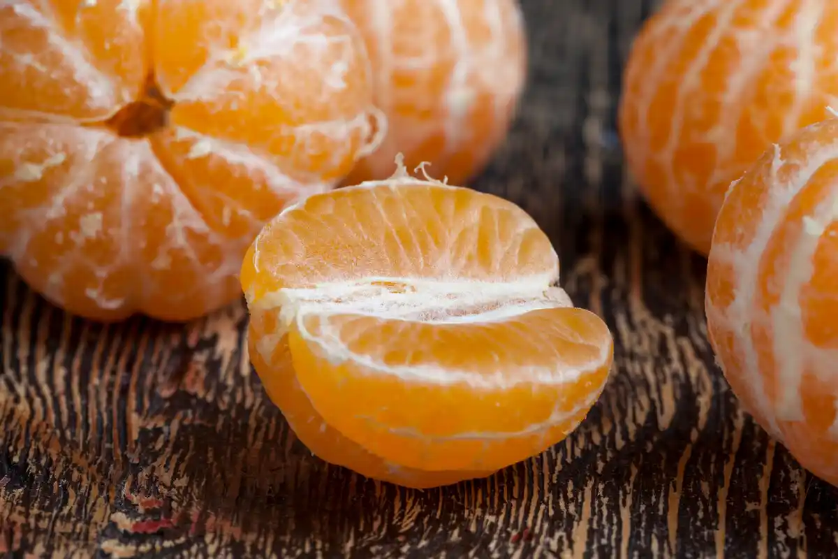 Mandariinin valkoiset “langat”: Albedon salaisuudet ja hyödyt