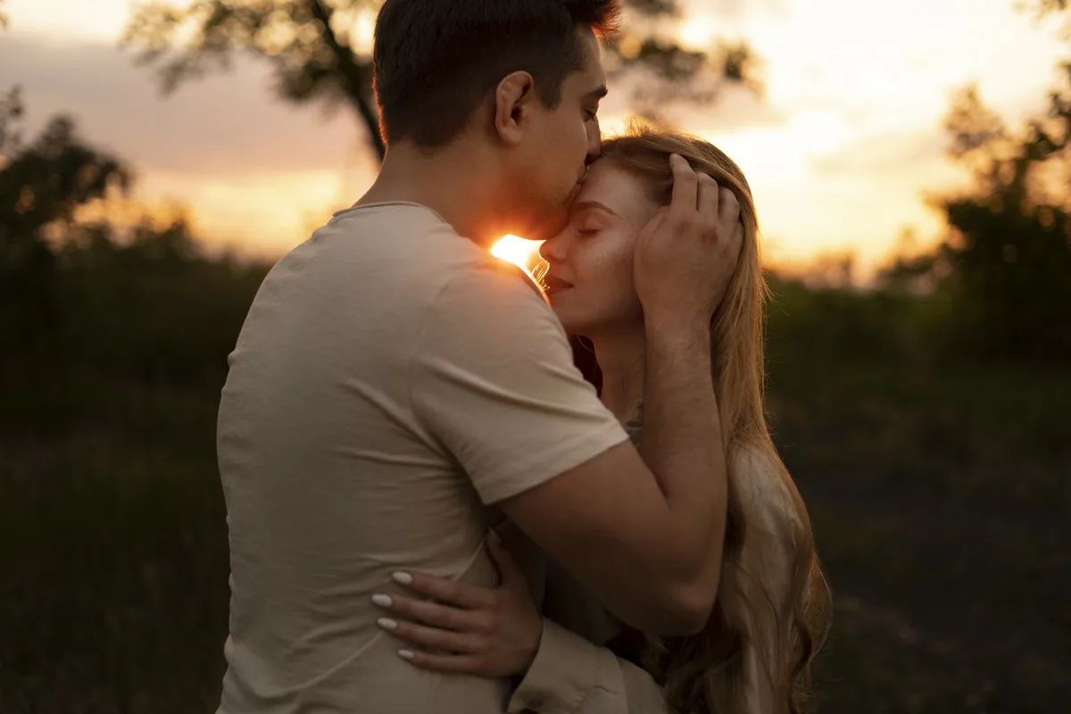 Kuinka tunnistaa, että idealisoit rakkautta: 3 "punaista lippua"