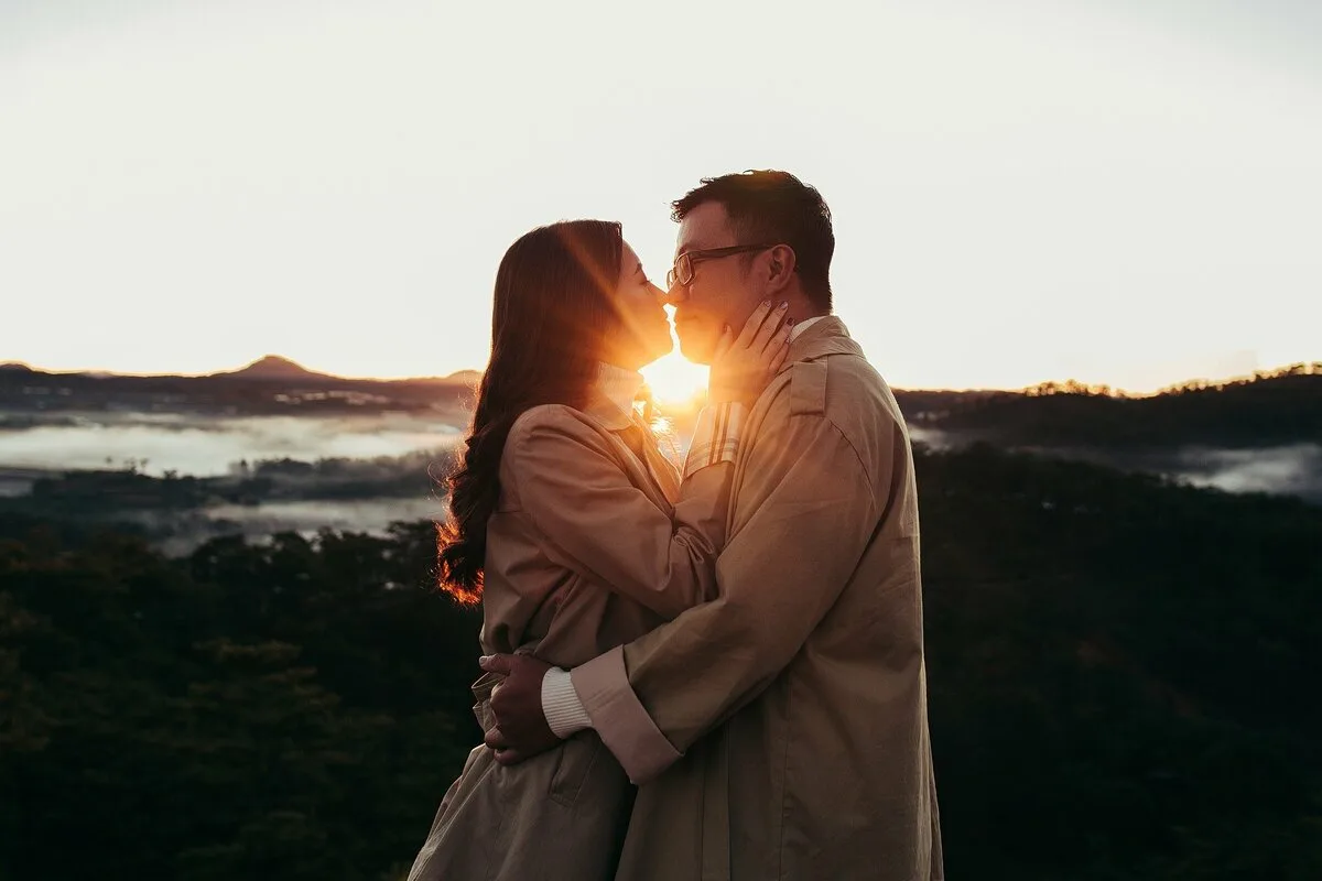 Kuinka tunnistaa, että idealisoit rakkautta: 3 "punaista lippua"