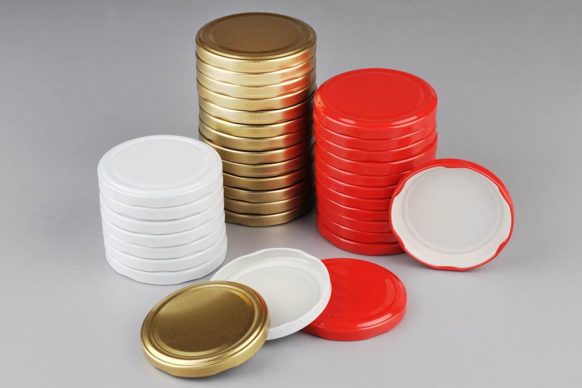 Tee itse: Älä heitä pois juomatölkkien metallikansia – luo niistä tyylikäs ja toiminnallinen puutarhakoriste