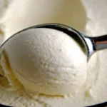 Helppo kotitekoinen jäätelö kahdesta aineksesta: Unohda kaupan jäätelöt!