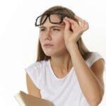 Uusi silmävaiva, joka ei ole likinäköisyys – näin puhelimen liikakäyttö vaikuttaa silmiesi terveyteen