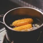 Kuinka keittää maissia oikein: Yksinkertainen kikka tekee siitä entistä herkullisempaa