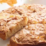 Valmista herkullinen manteli-omenakakku iltapäivän kahvihetkeen