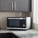 8 ruokaa, joita ei kannata lämmittää mikroaaltouunissa: Ravitsemusasiantuntijan varoitukset