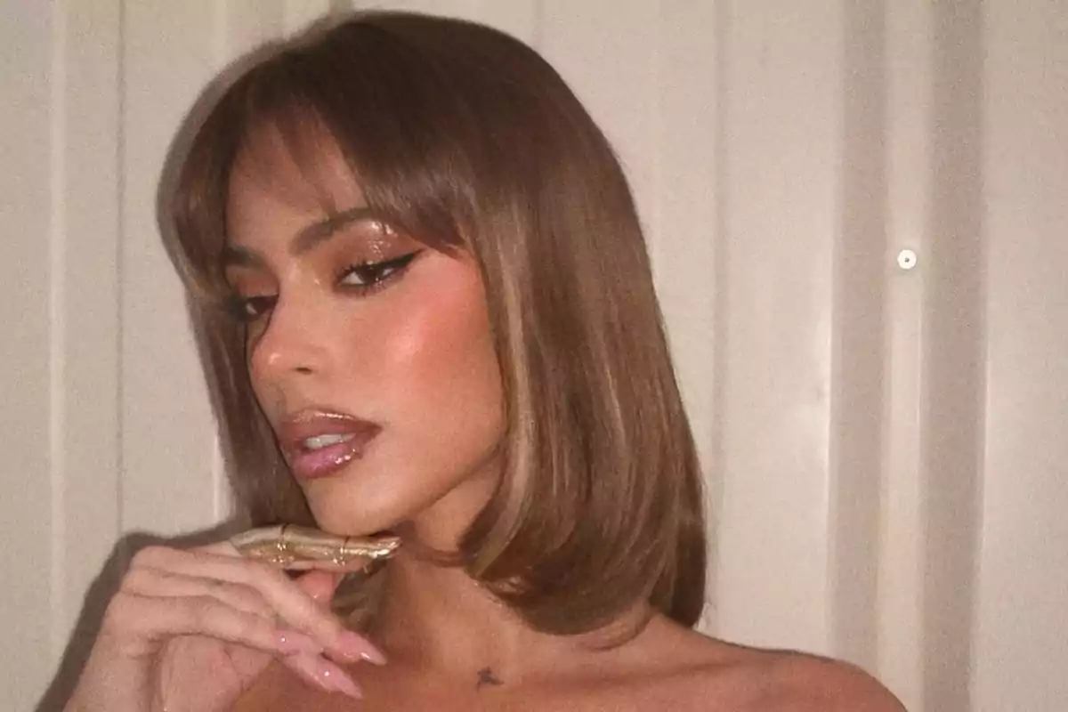 Kuinka valita otsatukka, joka nuorentaa ja pehmentää kasvonpiirteitä