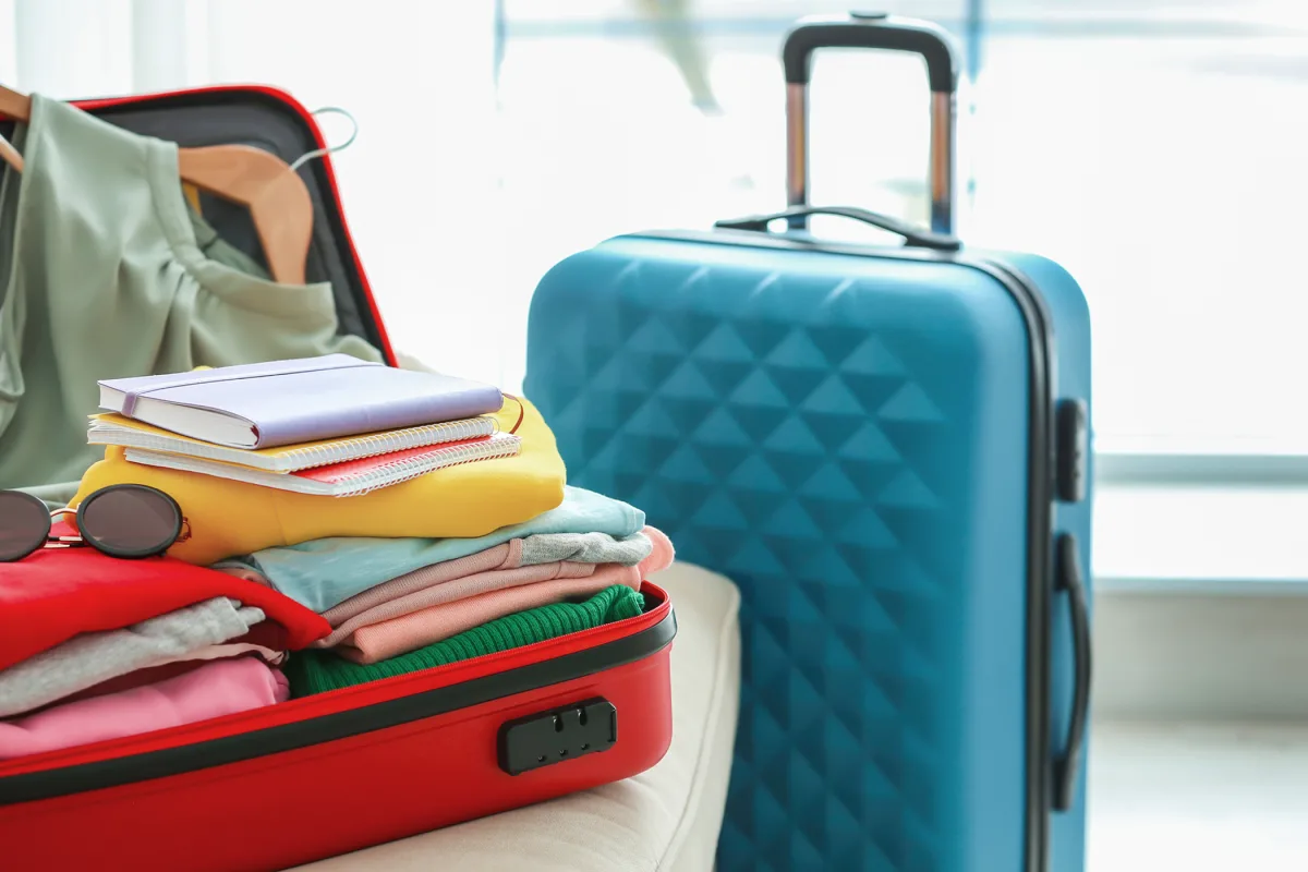 Pakkaa matkalaukku rypistymättä – näin saat kaiken mahtumaan kesälomalle!