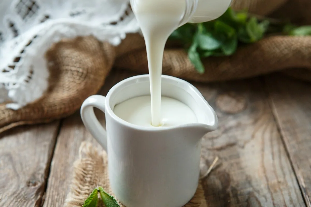 Kuinka valmistaa herkullinen pannacotta yksinkertaisilla vaiheilla