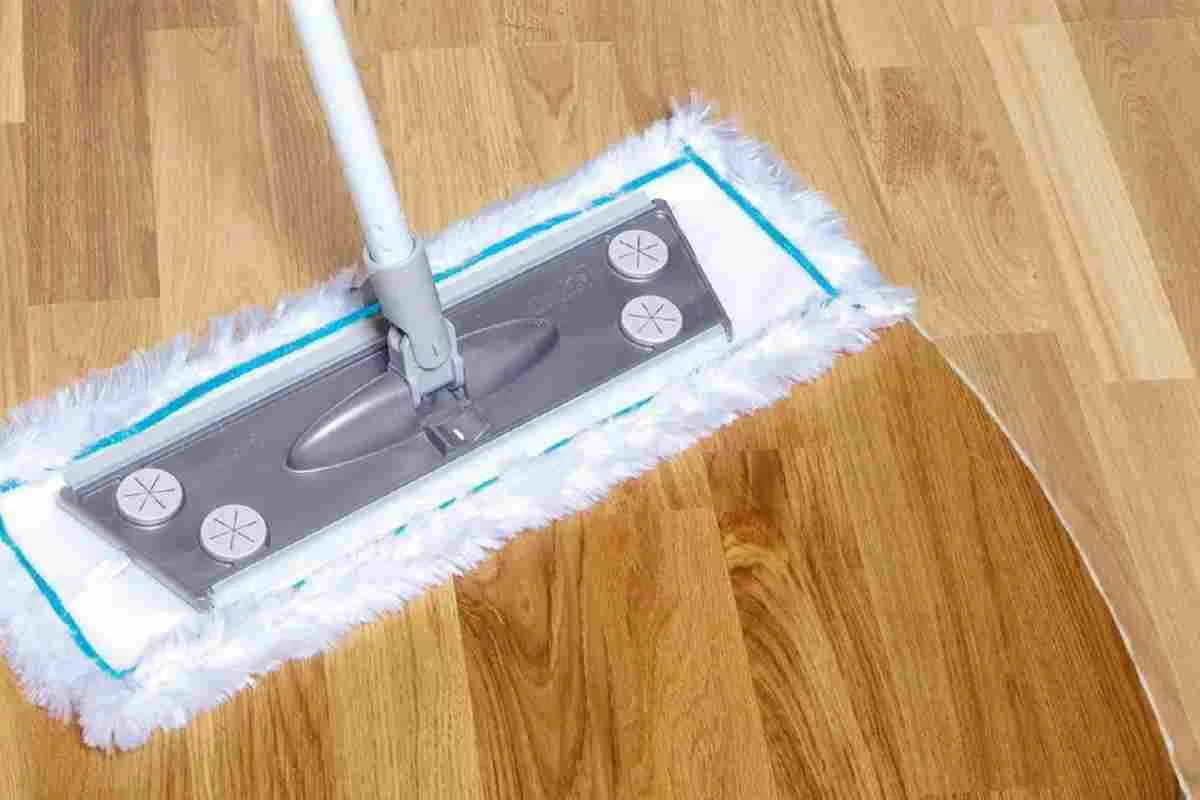 Isoäitien salaisuus: Näin kiillotat puulattiat luonnollisesti kolmella ainesosalla