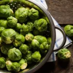 Ei etikkaa eikä ruokasoodaa: Näin peset ruusukaalit oikein bakteerien poistamiseksi