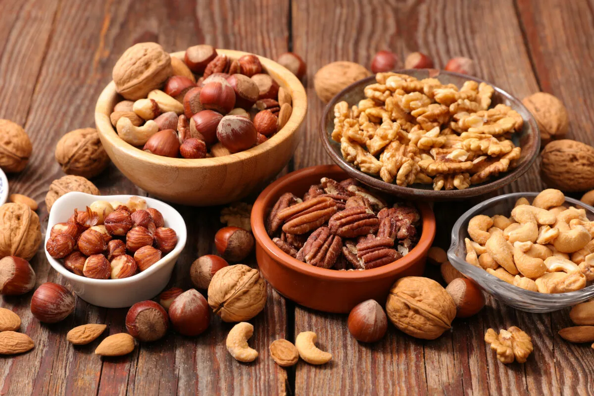 Valmista sokerittomat pähkinäkeksit helposti kuudessa vaiheessa