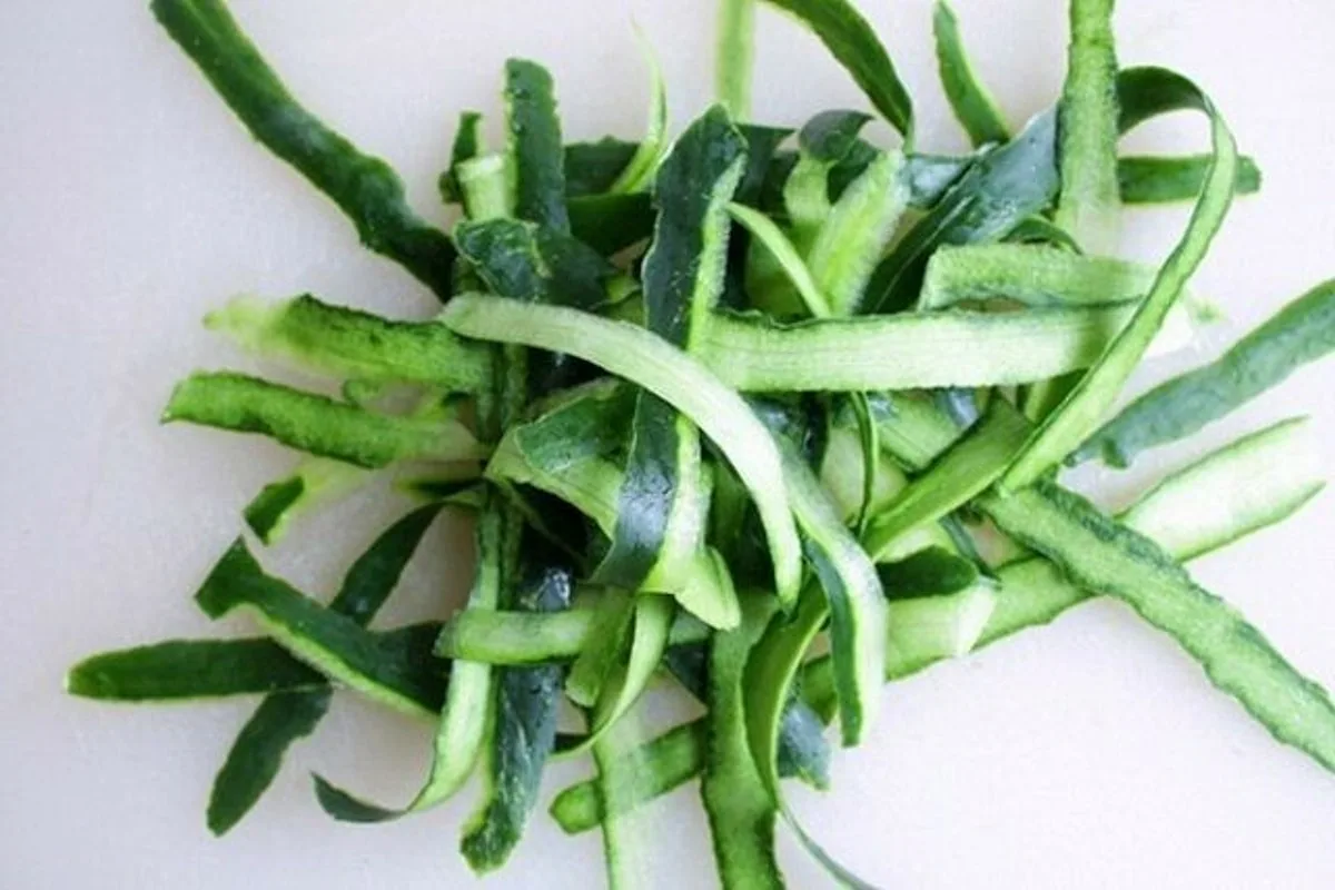 Yllättävä kesäkikka: Torju torakat kurkulla suoraan jääkaapistasi