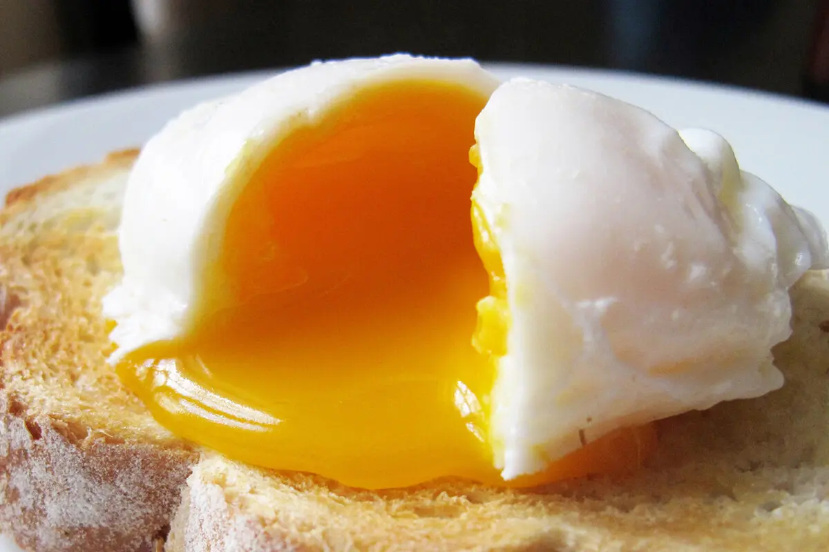 Neljässä minuutissa herkulliset ja ravitsevat uppomunat