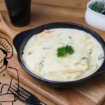 Valmista kermainen valkokastike ilman jauhoja ja voita tällä pettämättömällä reseptillä