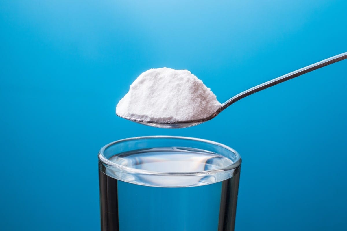 Puhdista laatat luonnollisesti: Vesi ja ruokasooda tekevät ihmeitä!