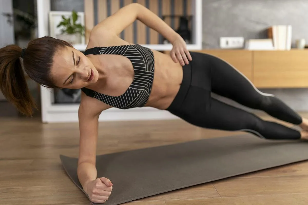 30 sekunnin harjoitusrutiini litteän vatsan saavuttamiseksi nopeasti