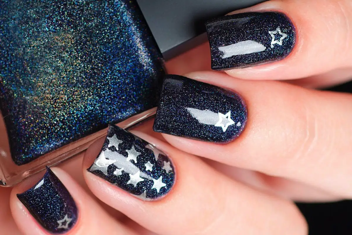 90-luvun inspiroima kynsimuoti palaa: Värikäs trendi, joka valloittaa ennen kesää