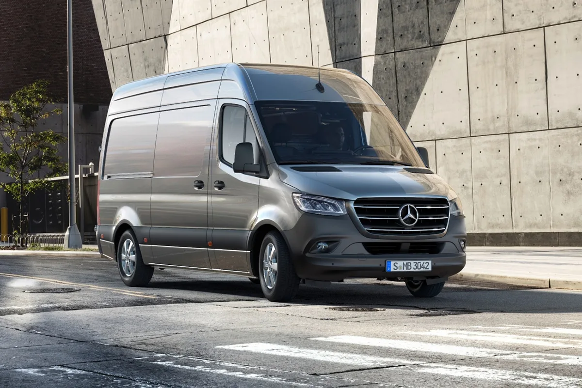 Autot, joiden hinnat eivät muuttuneet Suomessa elokuussa 2025: Mallit yksi kerrallaan