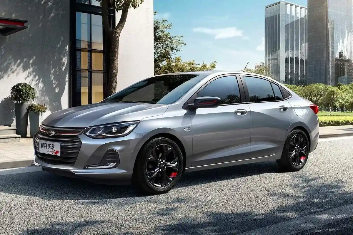 Autot, joiden hinnat eivät muuttuneet Suomessa elokuussa 2025: Mallit yksi kerrallaan