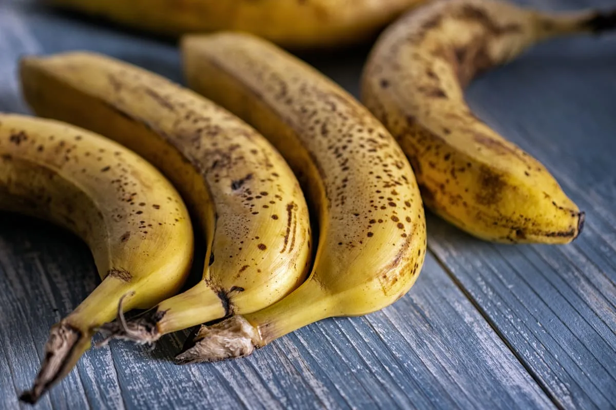 Banaaniin ruskeat pilkut: onko niitä turvallista syödä?