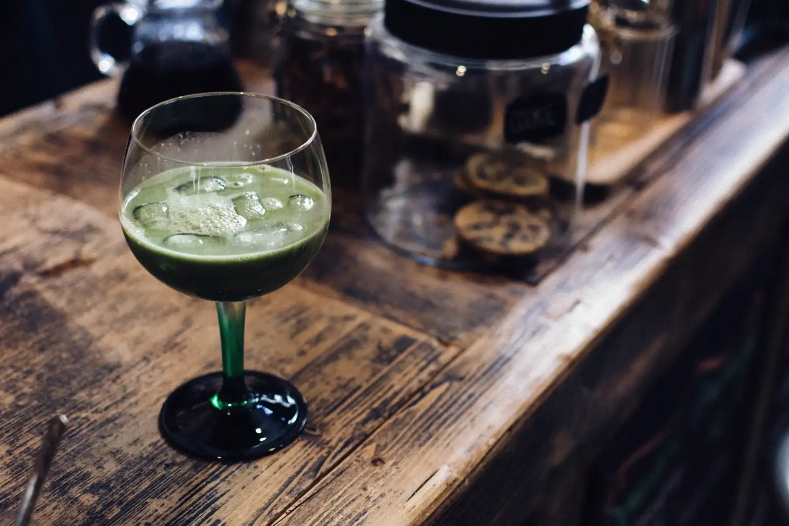 Top 10 epätavalliset alkoholijuomat: Kokeile rohkeita makuja kotona