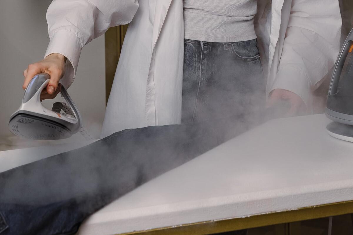 Näin käytät höyrygeneraattoria oikein – vaatteet sileiksi ja raikkaiksi!