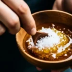 Miksi sekoittaa hunajaa ja suolaa – ja mihin se auttaa?