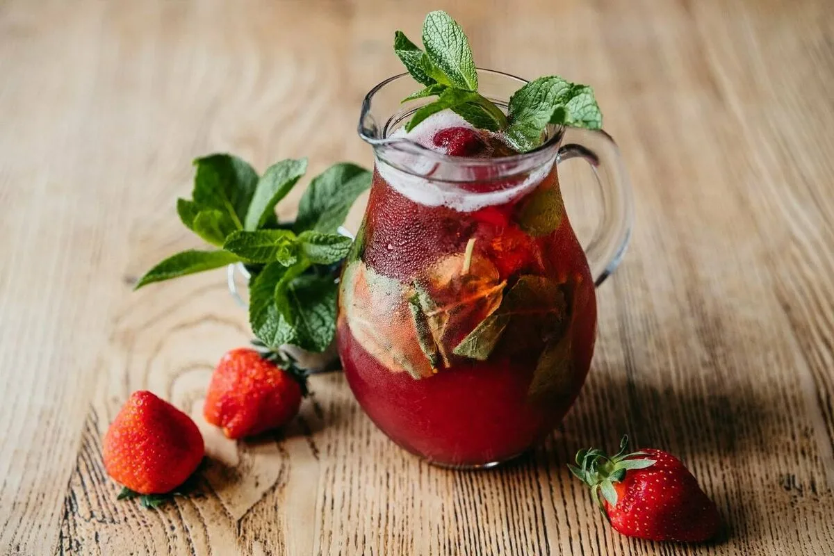 Viisi virkistävää jääteetä, jotka valmistat helposti kotona