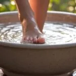 Jalkojen pesu valkosipulilla ja oreganolla: Miksi sitä suositellaan ja miten se auttaa?