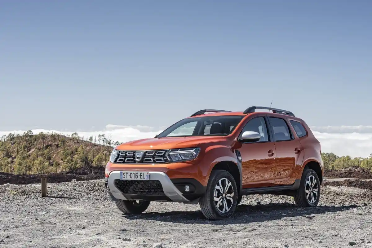 Kolme luotettavaa ja edullista käytettyä autoa: Löydä paras vaihtoehto budjetillesi