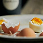 Kuinka kauan keitetty kananmuna säilyy jääkaapissa? Asiantuntijoiden vastaus