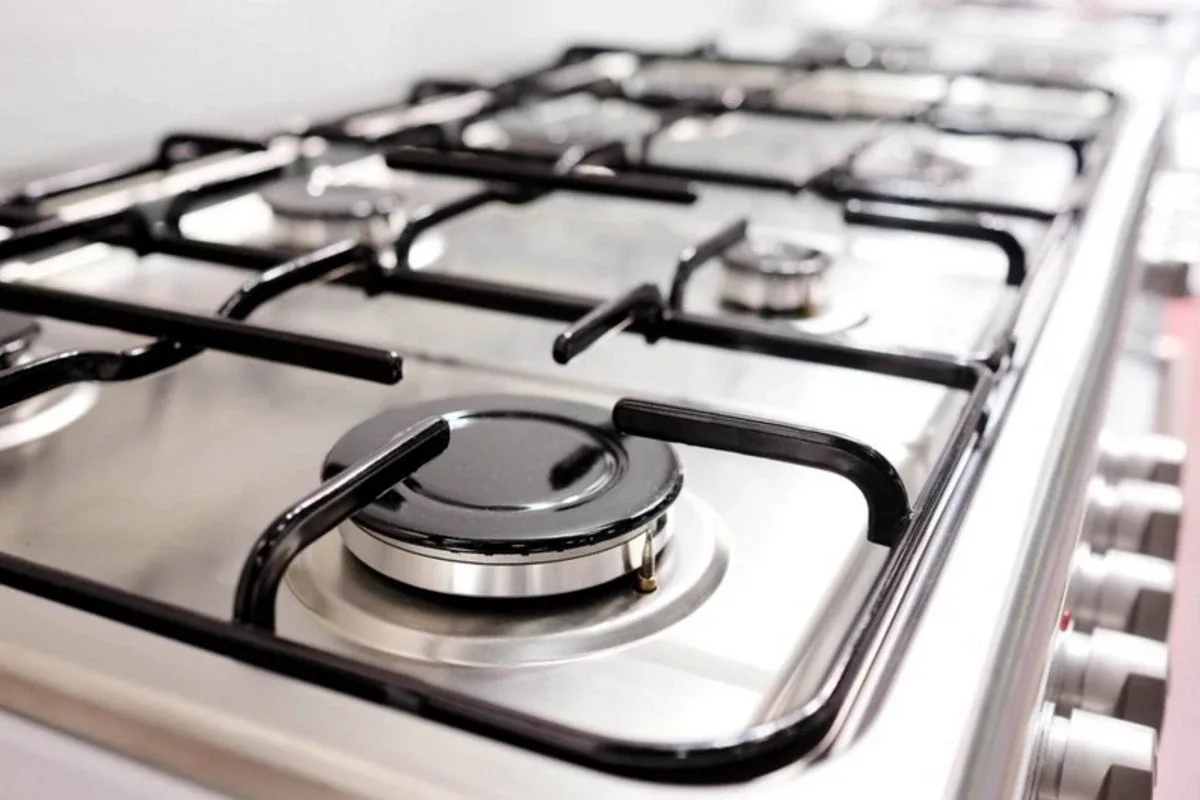 Poista keittiön ritilöiden rasva helposti: Näin saat ne kiiltävän puhtaiksi vaivatta