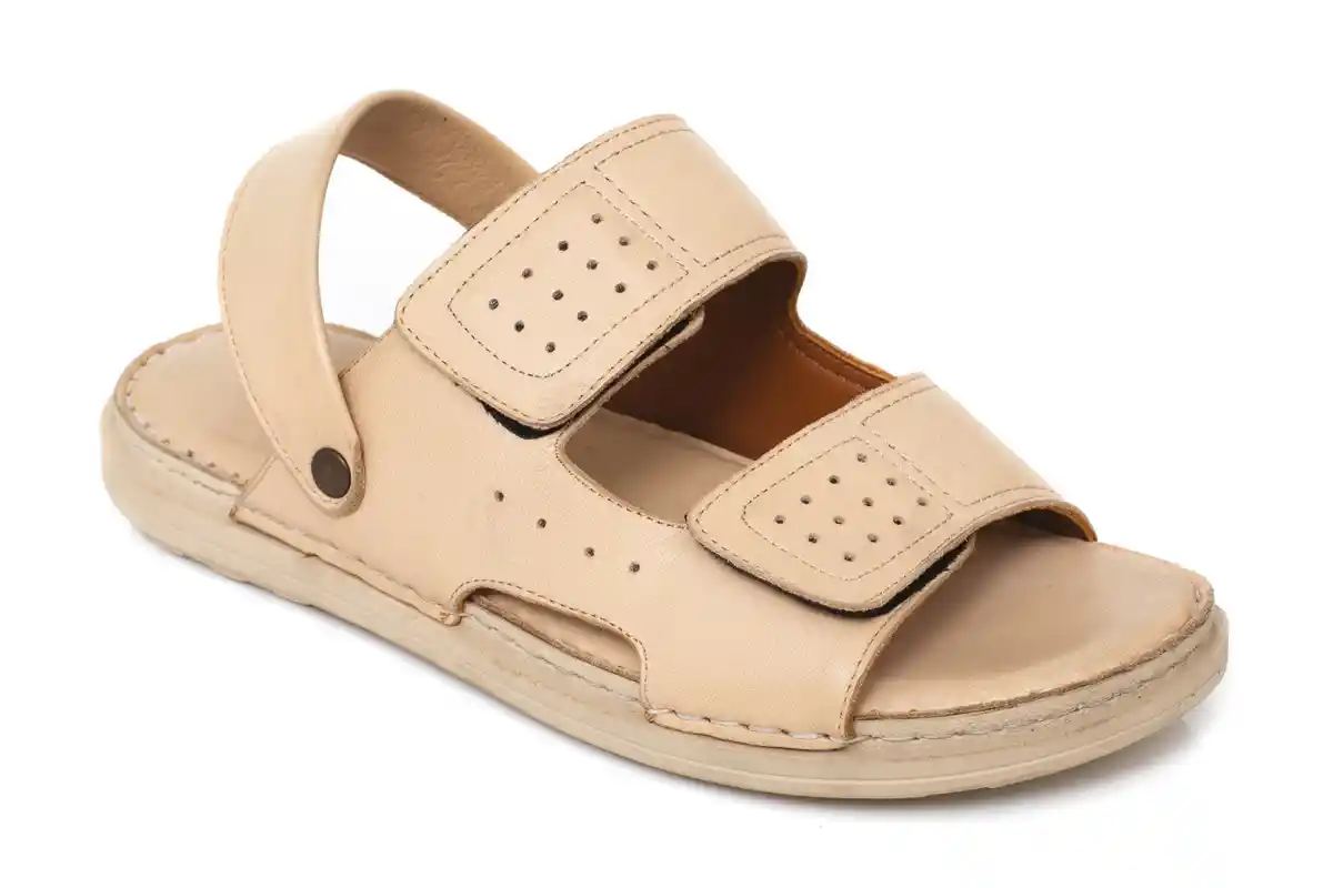 Jalkineet tyylikkäästi joka säähän: 10 edullista kenkäparia kesään