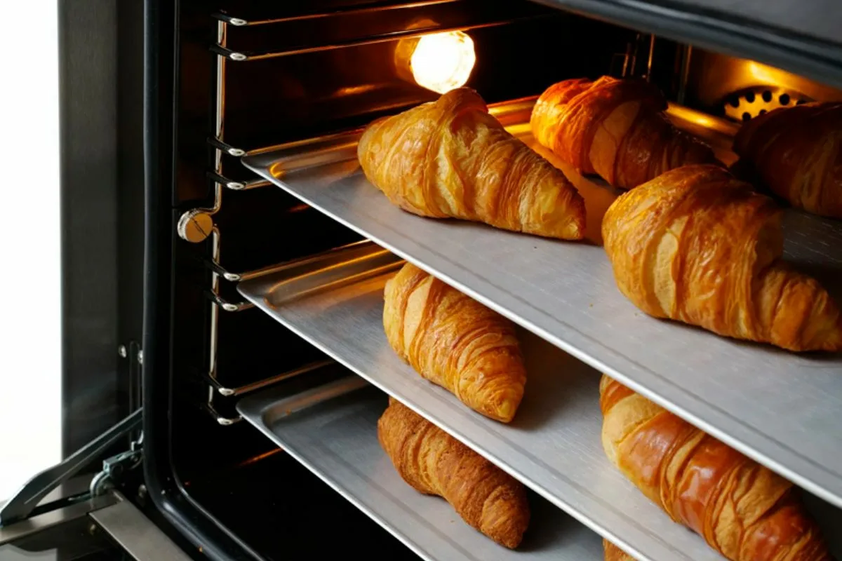 Miksi mikroaaltouuni saattaa jäädä menneisyyteen: Konvektio-uuni korvaajana