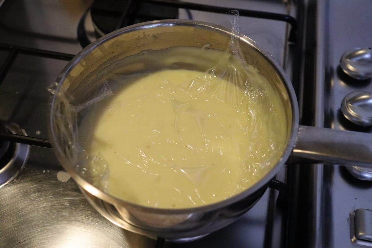 Kotitekoinen vaniljakastike: Helppo resepti 15 minuutissa