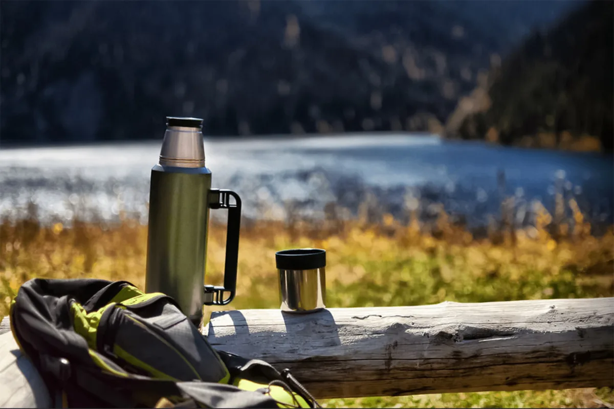 Helppoja tapoja pitää termospullo puhtaana: Kaksi varmaa kikkaa kalkin ja hajujen poistoon