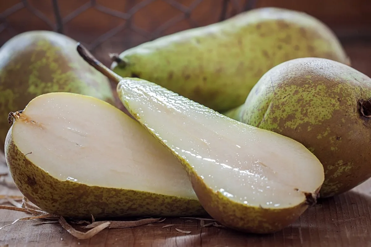 Yhdeksän hedelmää, joissa on enemmän kuitua kuin omenassa – tehosta vatsasi terveyttä!