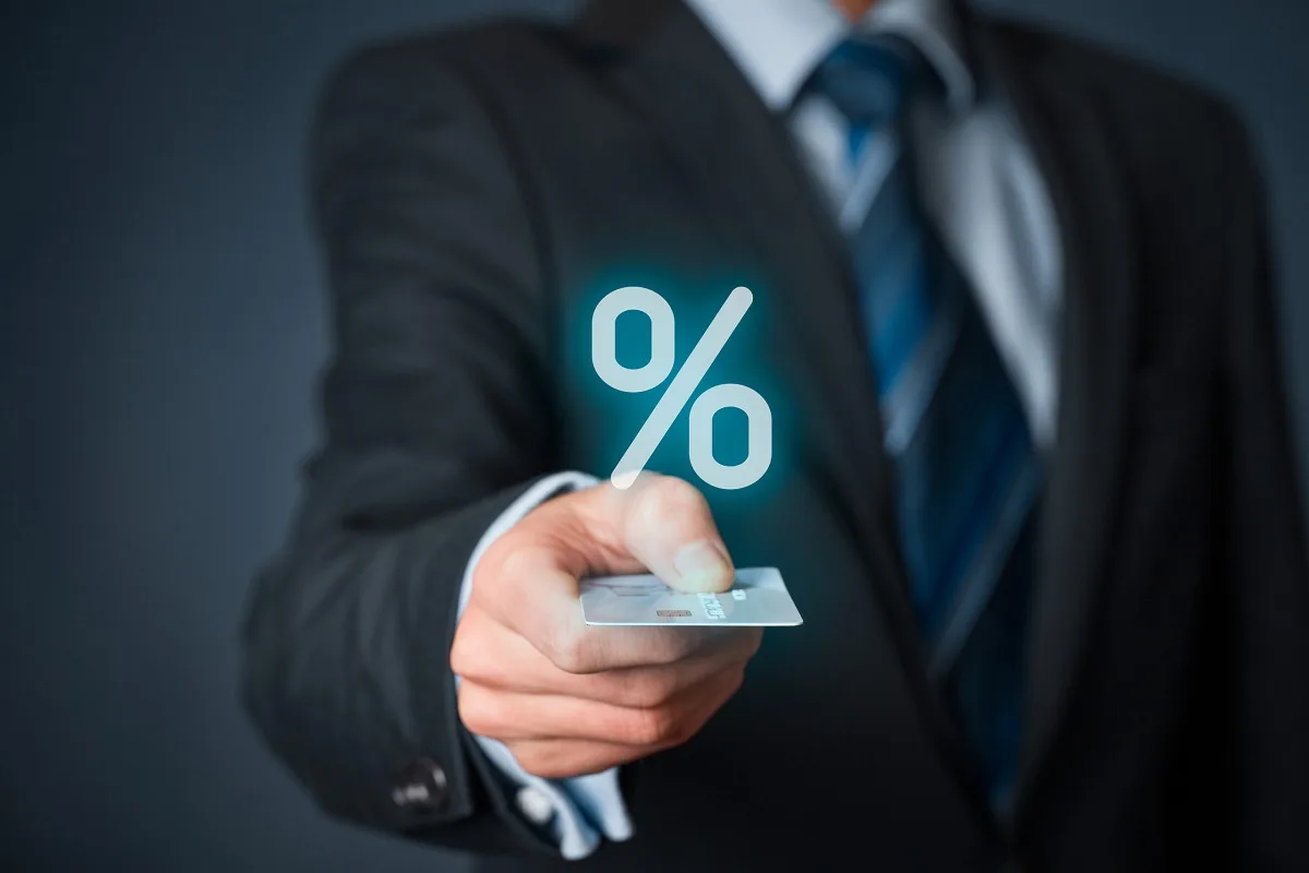 Mitä tehdä, jos lainanlyhennykset ylittävät palkkasi: Neljä askelta taloudelliseen helpotukseen