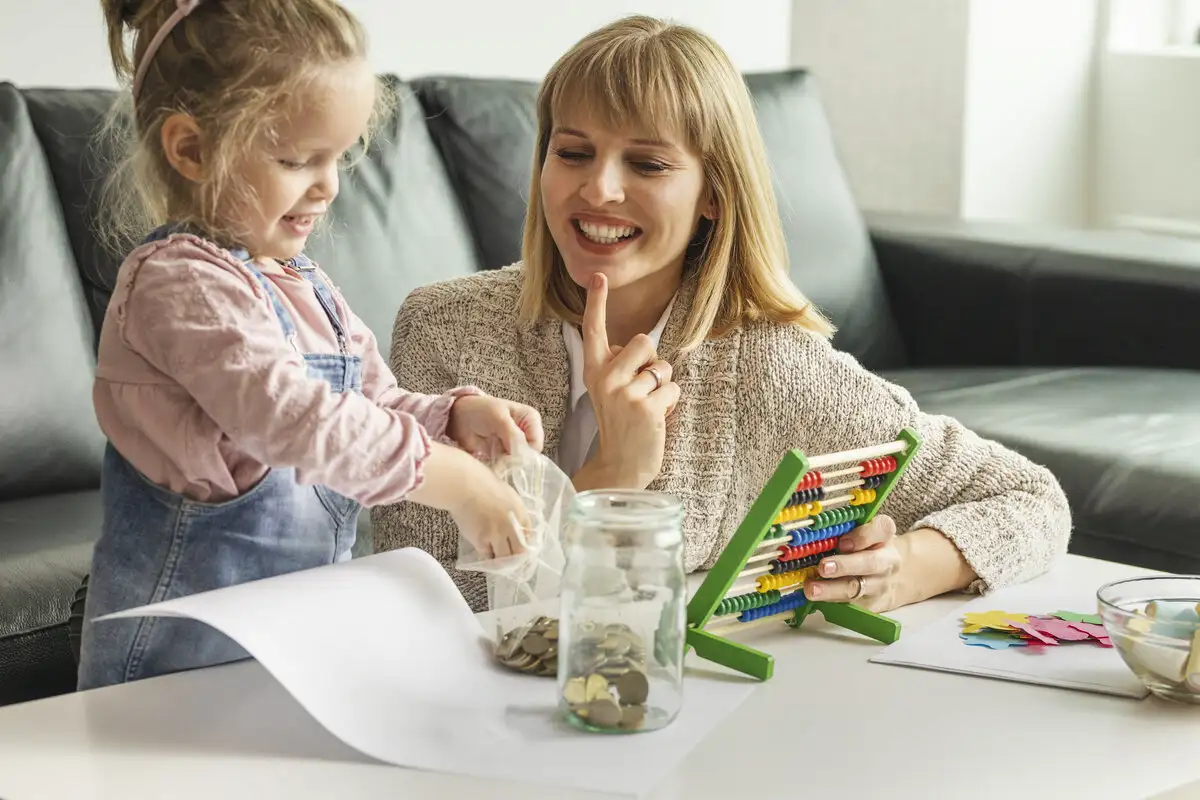 Näin lapsuus ja vanhemmat muovaavat suhdettamme rahaan